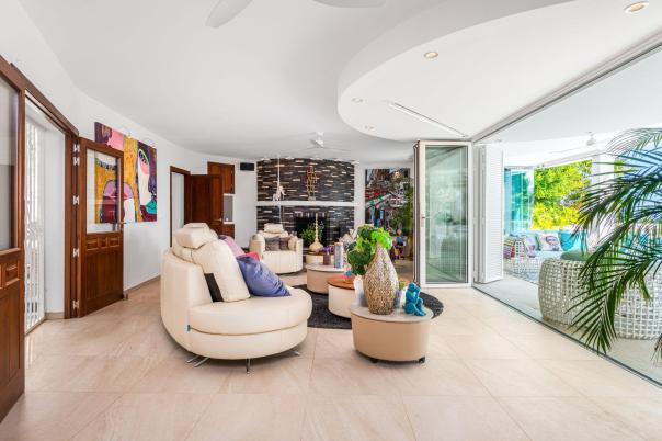 5 bed villa in Altea