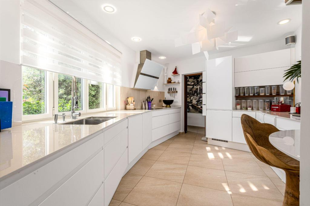 5 bed villa in Altea