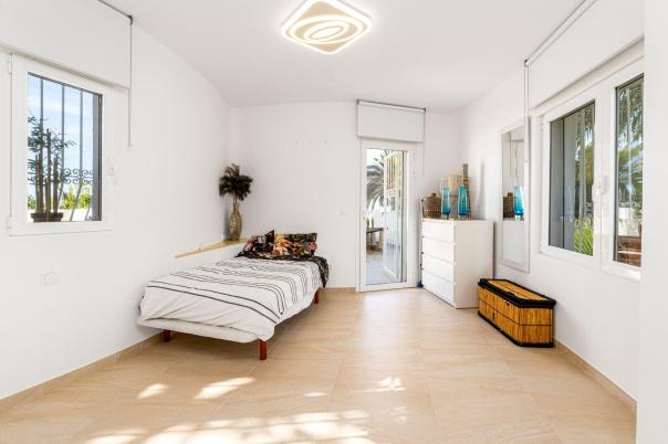 5 bed villa in Altea