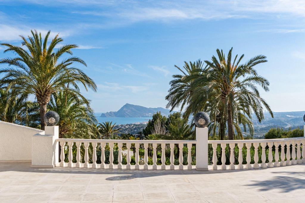 5 bed villa in Altea