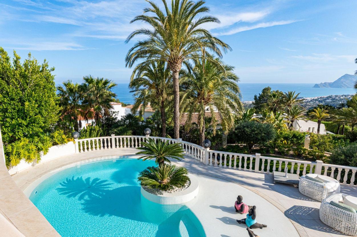 5 bed villa in Altea