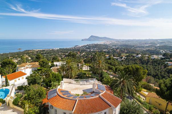 5 bed villa in Altea