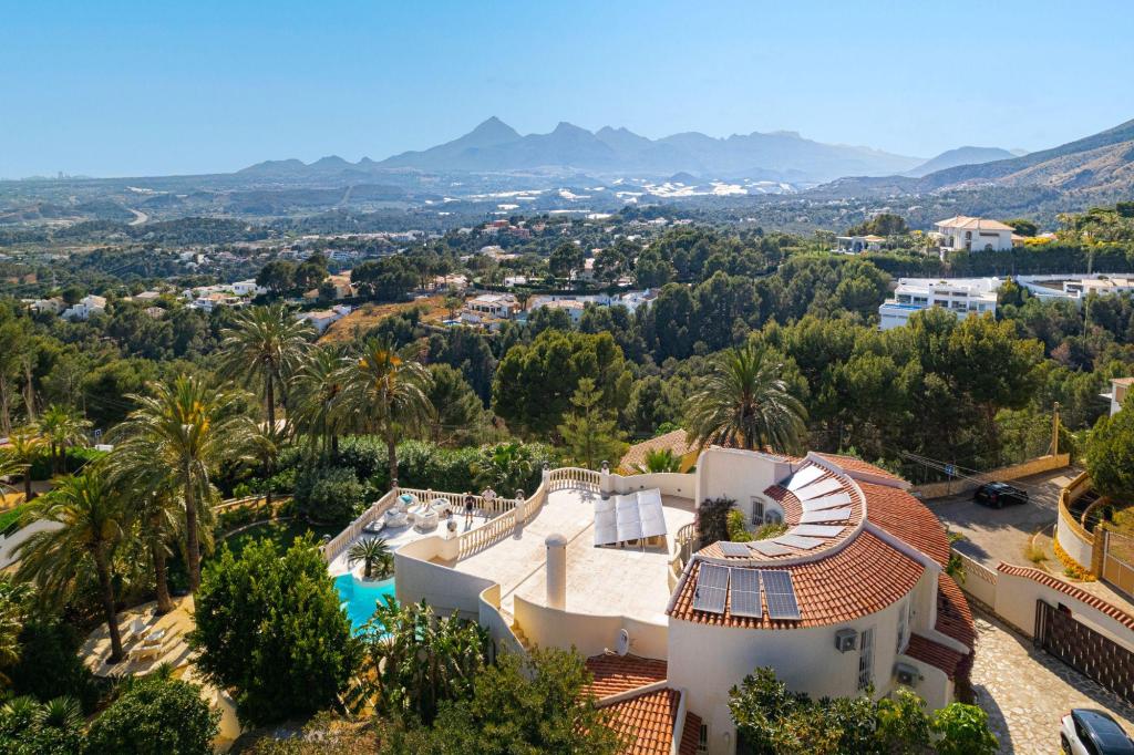5 bed villa in Altea