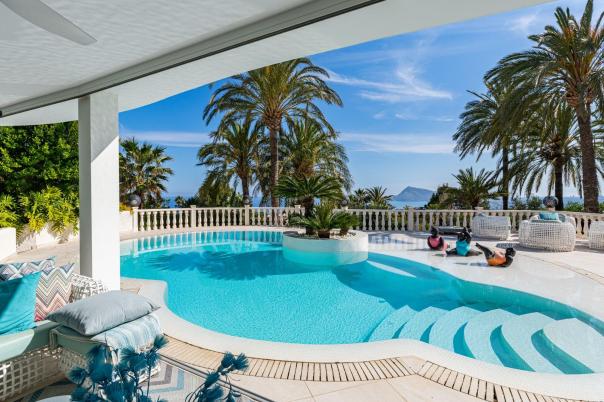5 bed villa in Altea