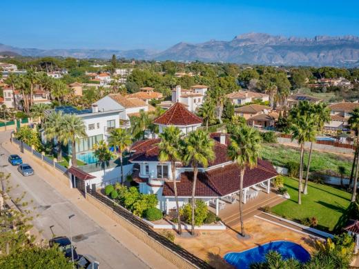 5 bed villa in Alfaz del Pi