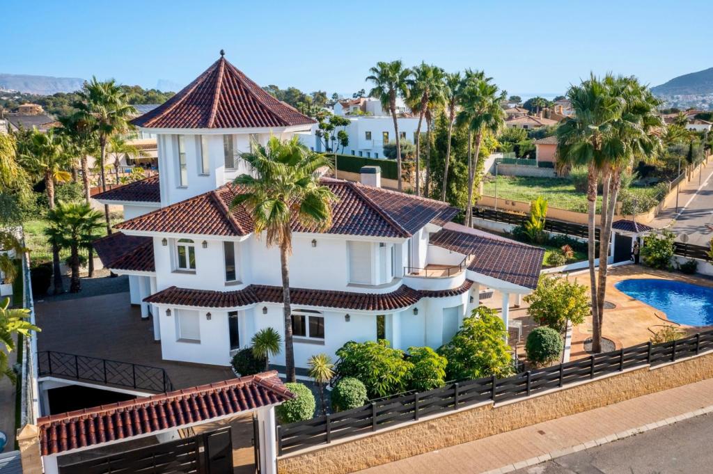 5 bed villa in Alfaz del Pi