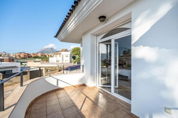 5 bed villa in Alfaz del Pi