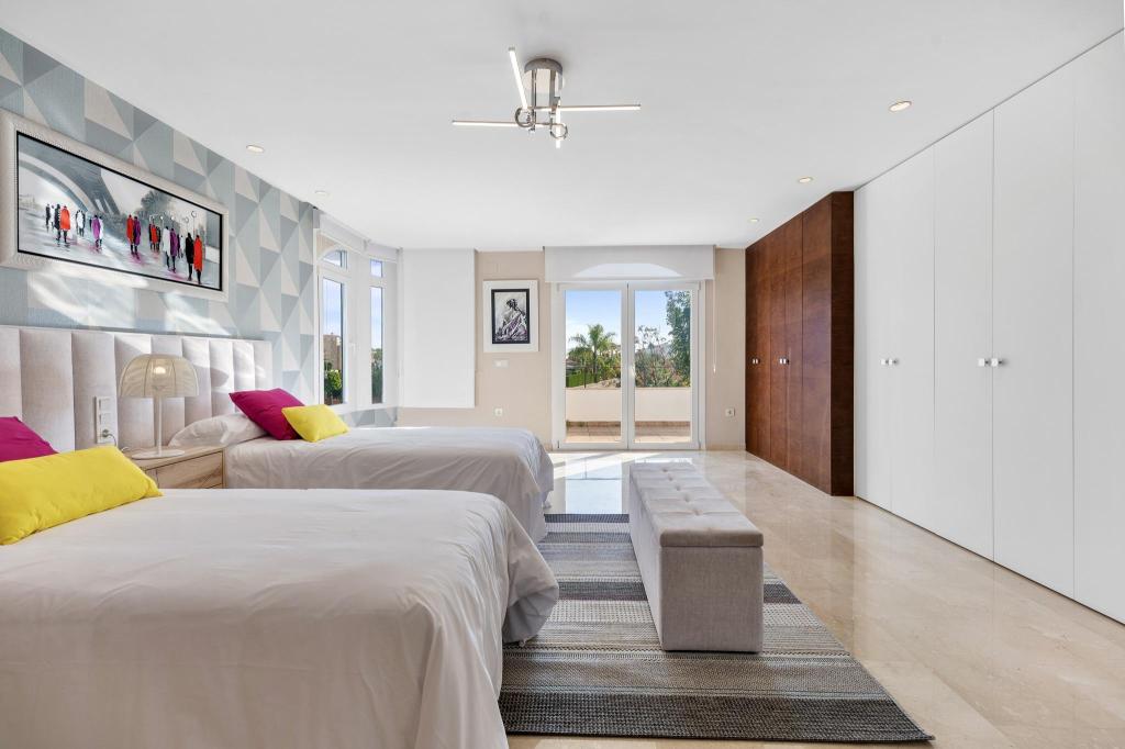 5 bed villa in Alfaz del Pi