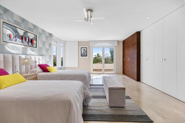 5 bed villa in Alfaz del Pi