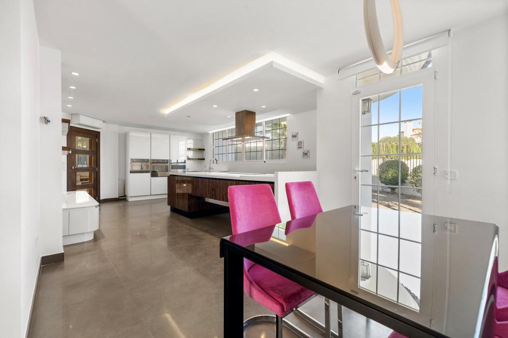 5 bed villa in Alfaz del Pi