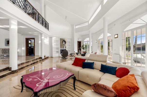 5 bed villa in Alfaz del Pi