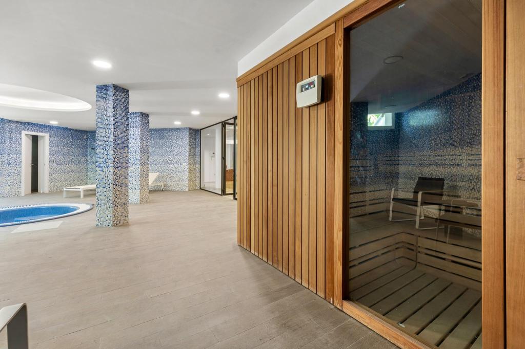 5 bed villa in Alfaz del Pi