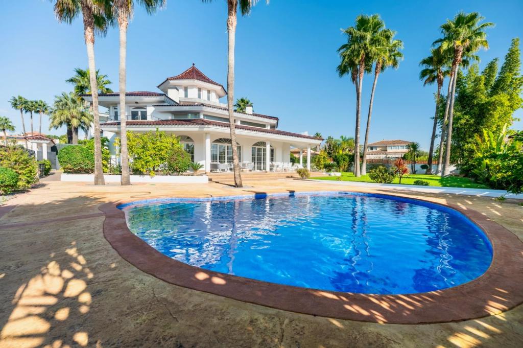 5 bed villa in Alfaz del Pi