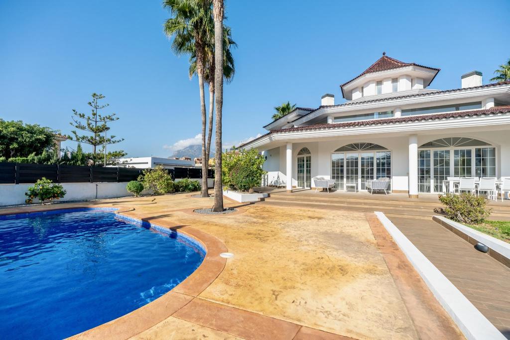 5 bed villa in Alfaz del Pi