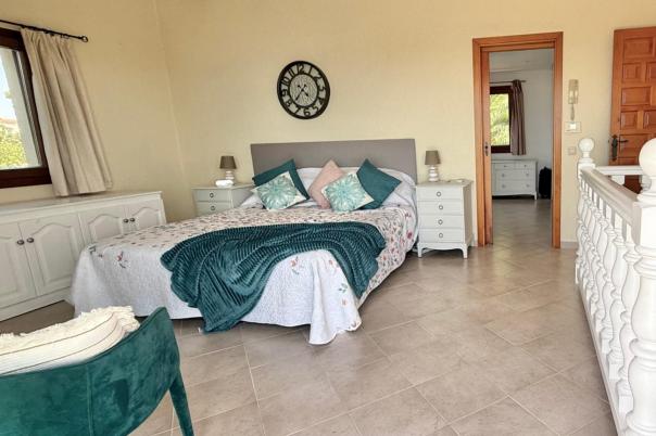5 bed villa in Jávea