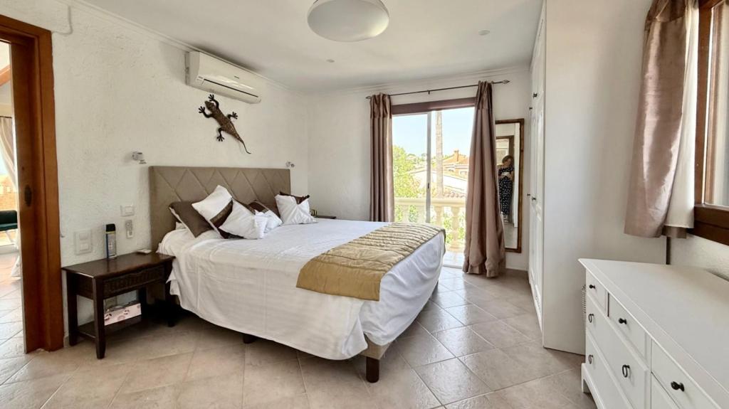 5 bed villa in Jávea