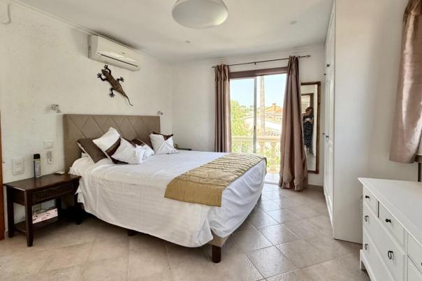 5 bed villa in Jávea