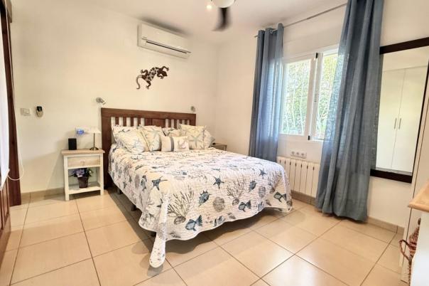 5 bed villa in Jávea