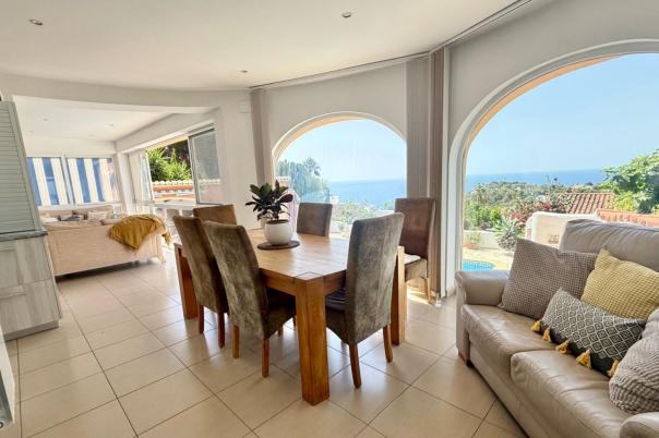 5 bed villa in Jávea