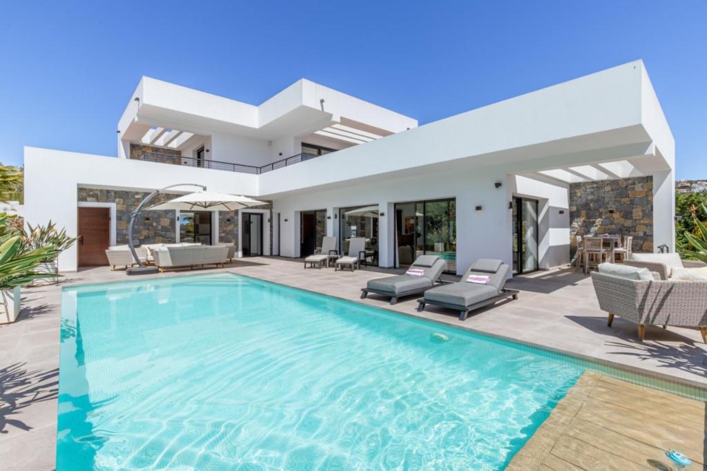 3 bed villas in Moraira