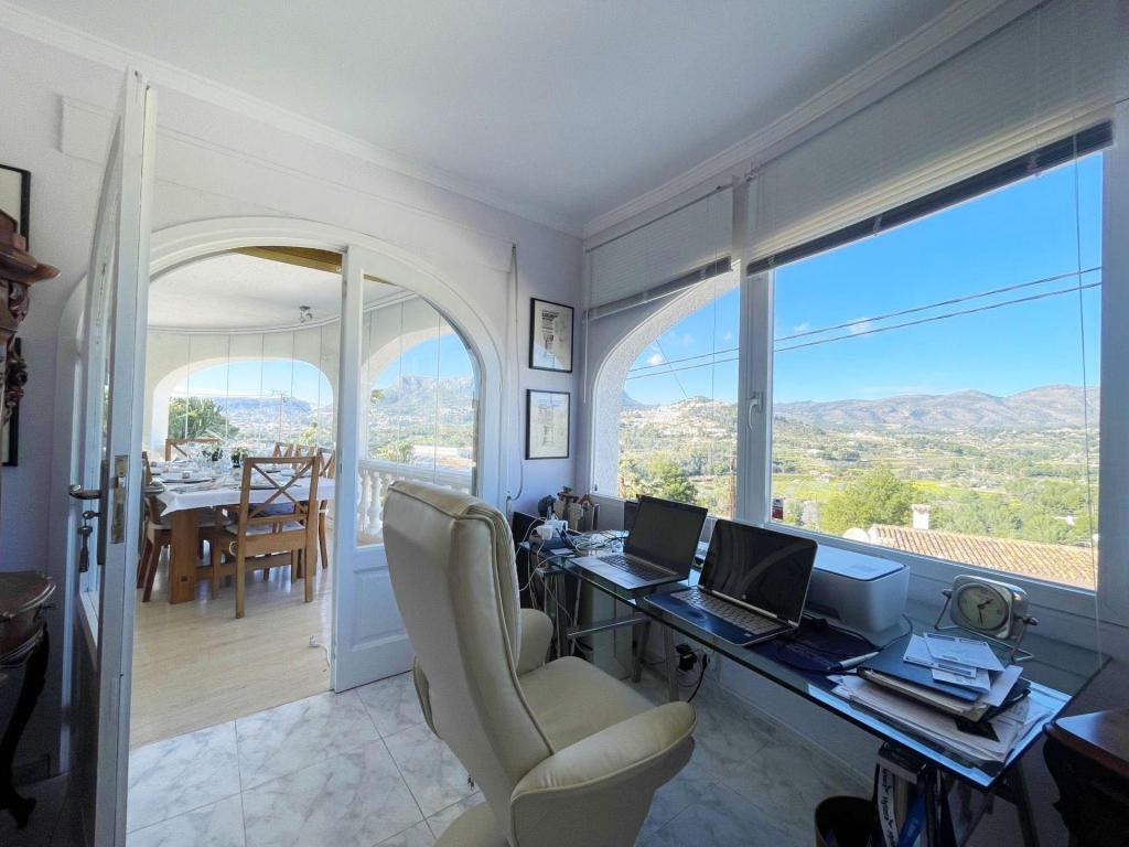 4 bed casa / chalet in Calpe