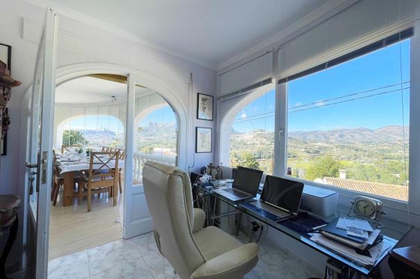 4 bed casa / chalet in Calpe