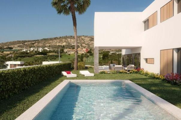 4 bed villa in Algorfa