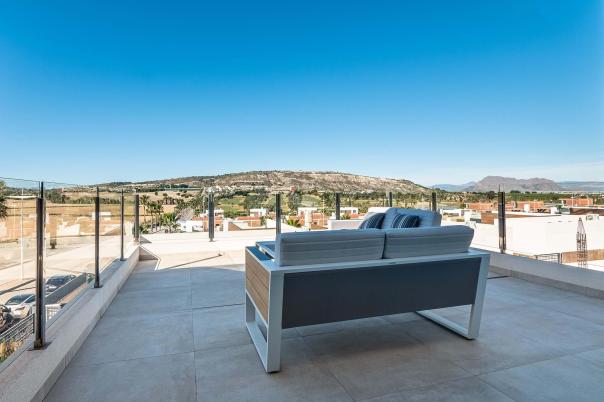 4 bed villa in Algorfa