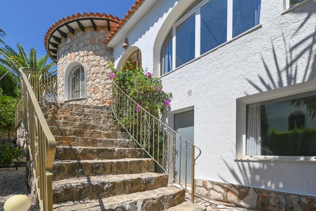 5 bed villas in Benissa