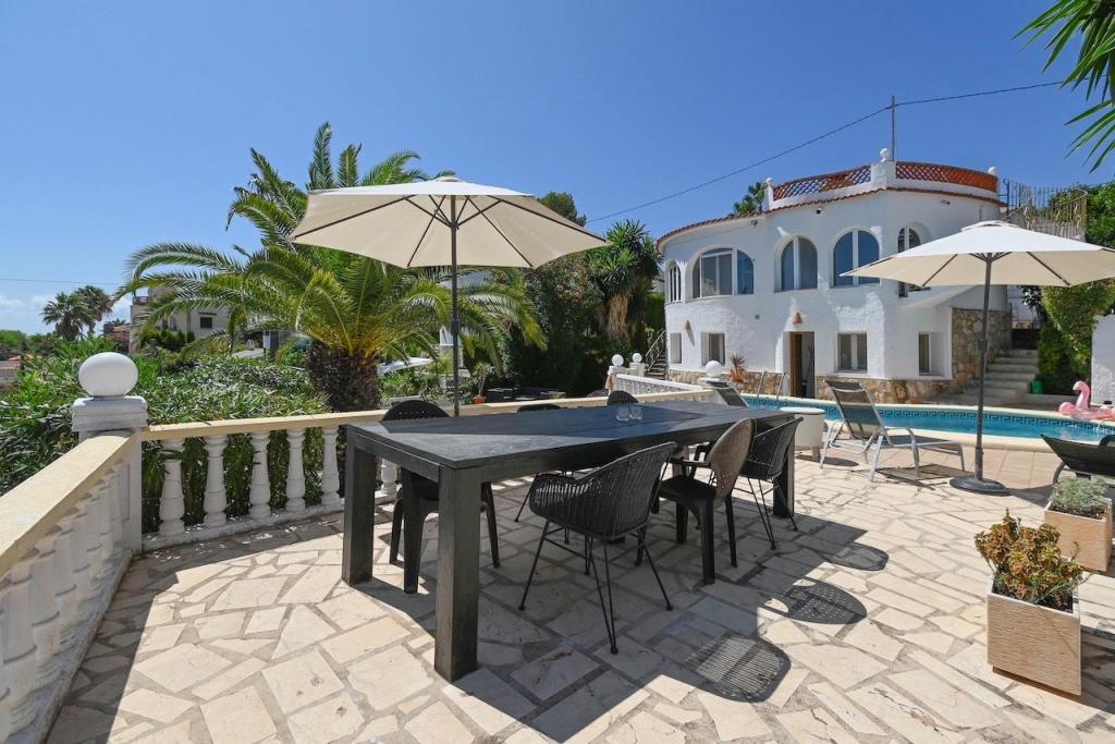 5 bed villas in Benissa
