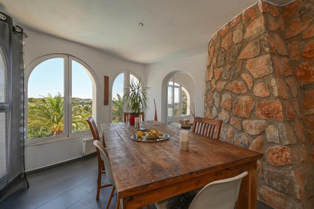 5 bed villas in Benissa