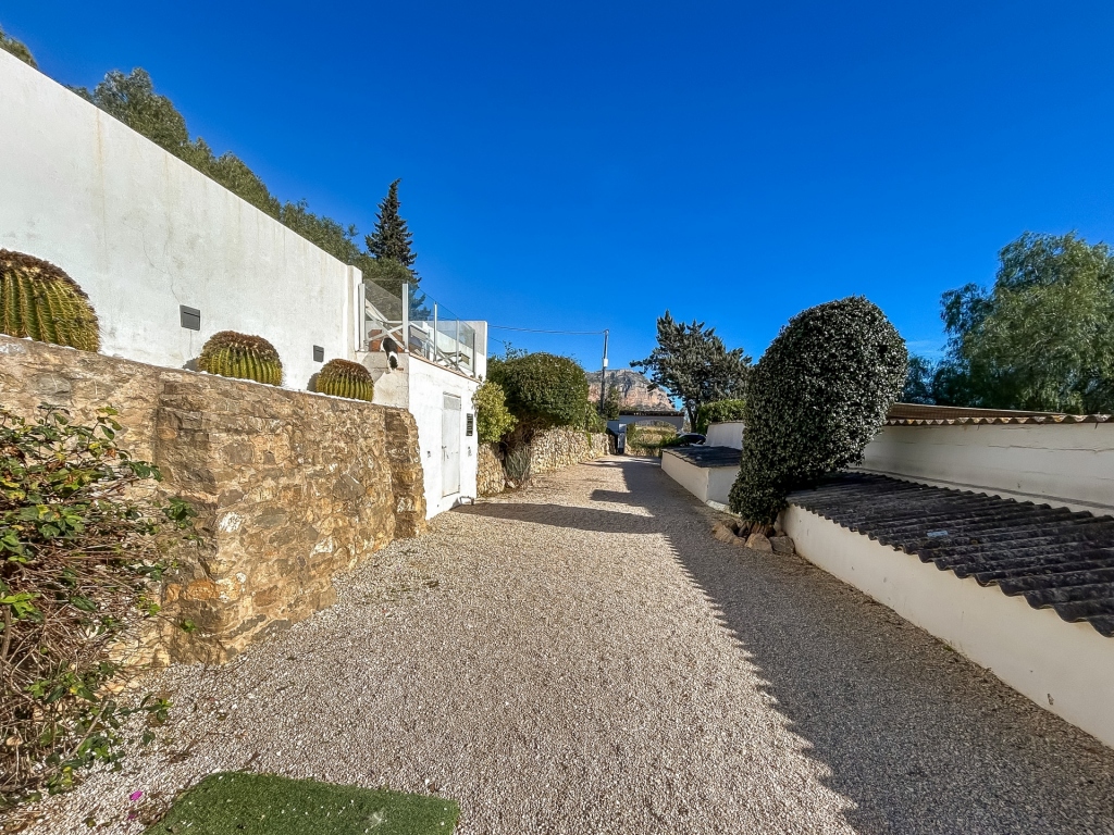 5 bed villa in Denia
