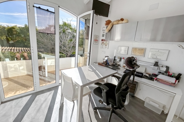 5 bed villa in Denia