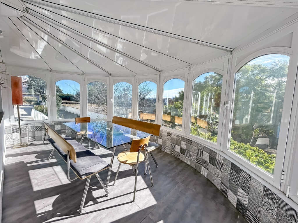 5 bed villa in Denia