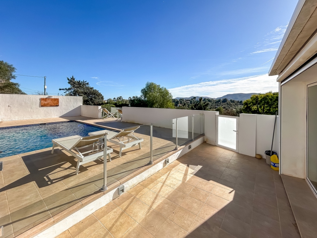 5 bed villa in Denia