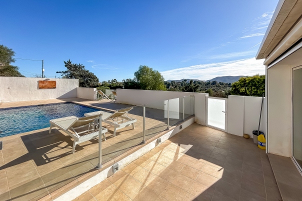 5 bed villa in Denia