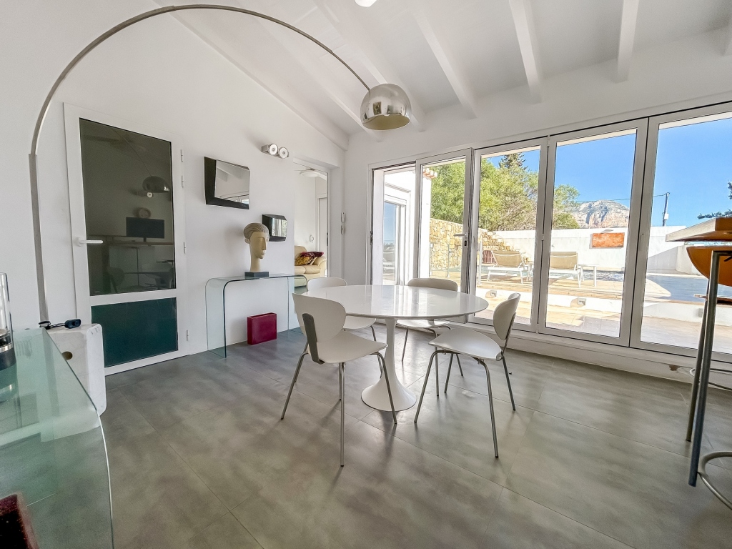 5 bed villa in Denia