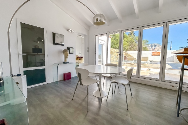 5 bed villa in Denia