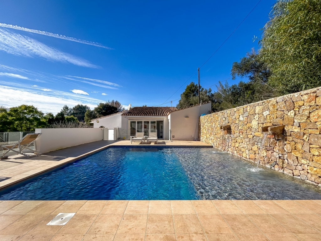 5 bed villa in Denia