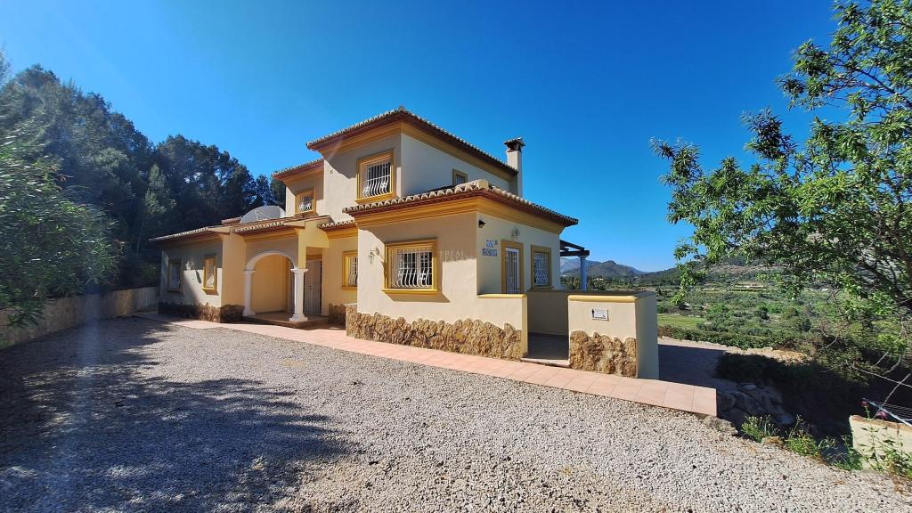 4 bed villa in Parcent