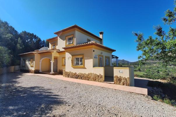 4 bed villa in Parcent
