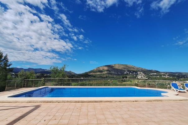 4 bed villa in Parcent