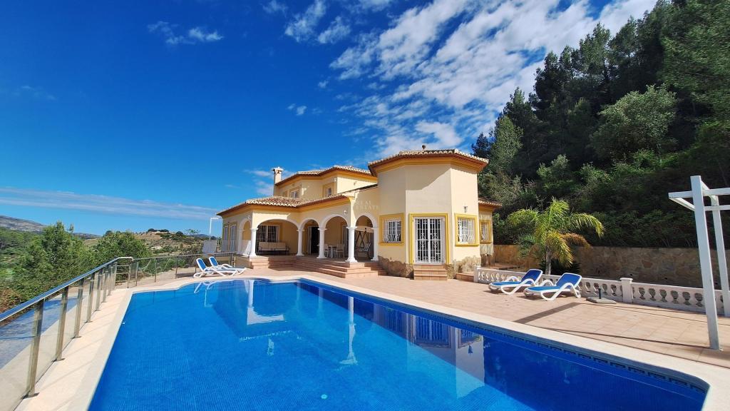 4 bed villa in Parcent