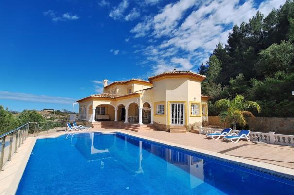 4 bed villa in Parcent