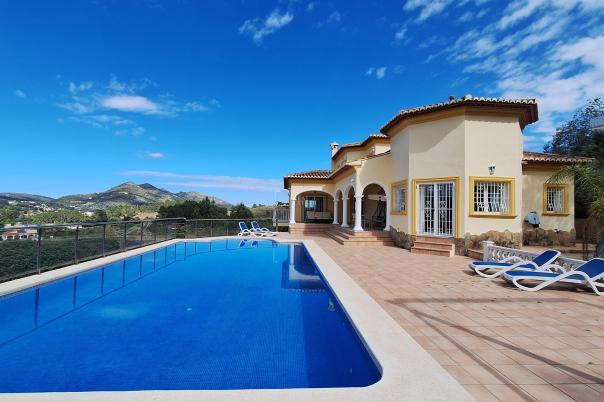 4 bed villa in Parcent