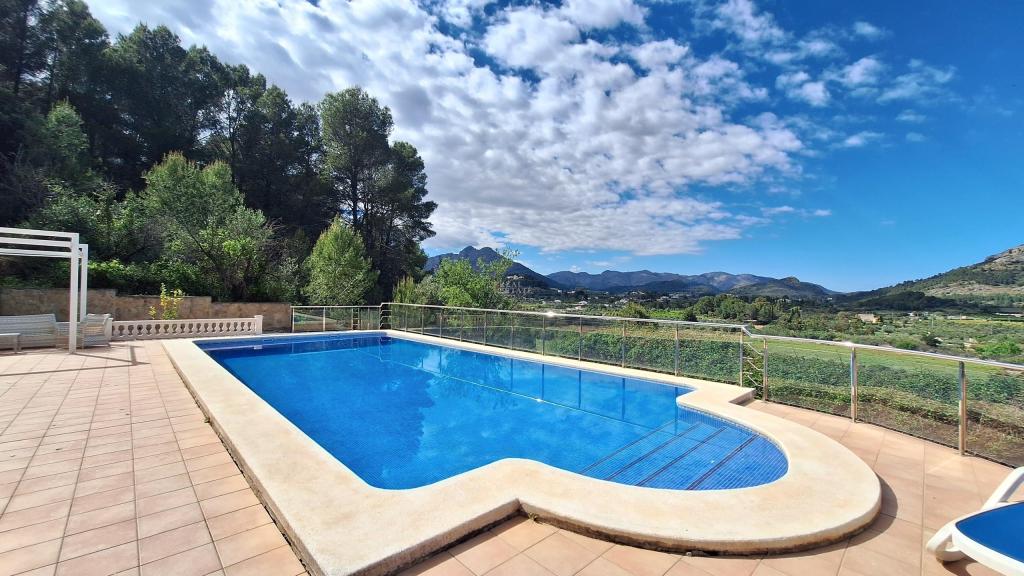 4 bed villa in Parcent