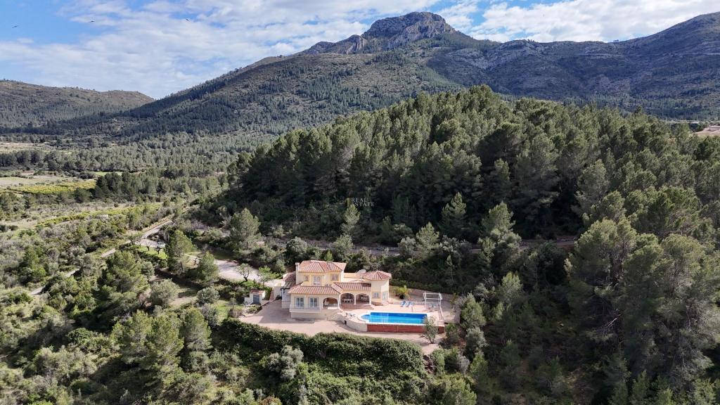 4 bed villa in Parcent