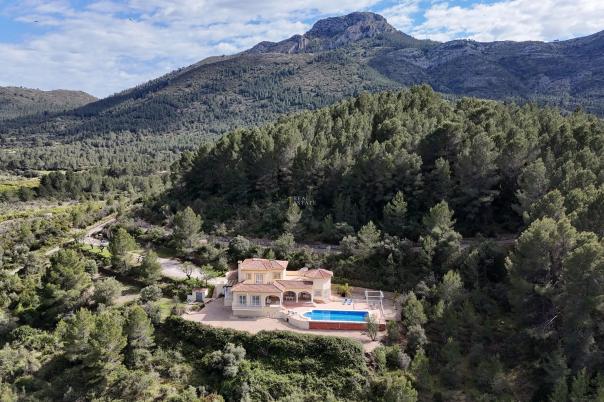 4 bed villa in Parcent