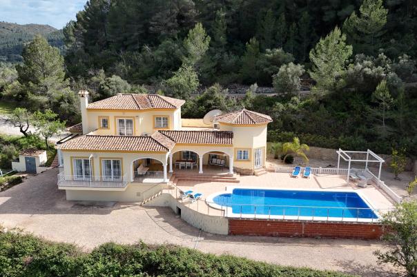 4 bed villa in Parcent