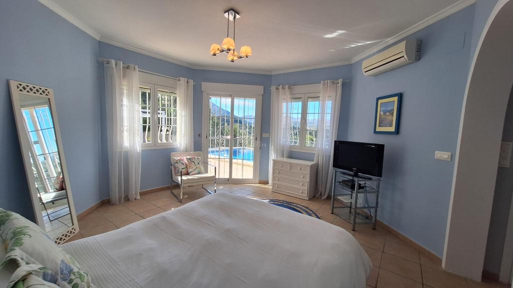 4 bed villa in Parcent